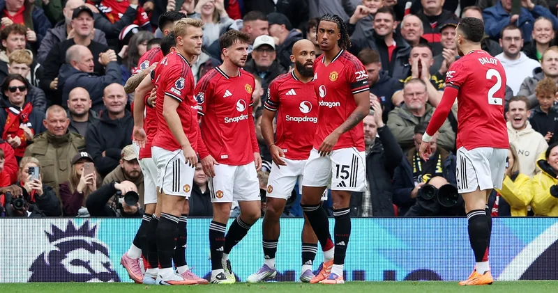 Manchester United, Sunderland i yenerek yara sardı