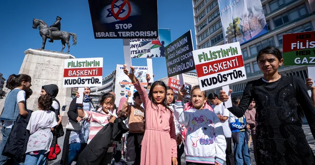 AK Parti Altındağ Gençlik Kolları üyeleri İsrail in Gazze ye yönelik soykırımını protesto etti Ankara Haberleri