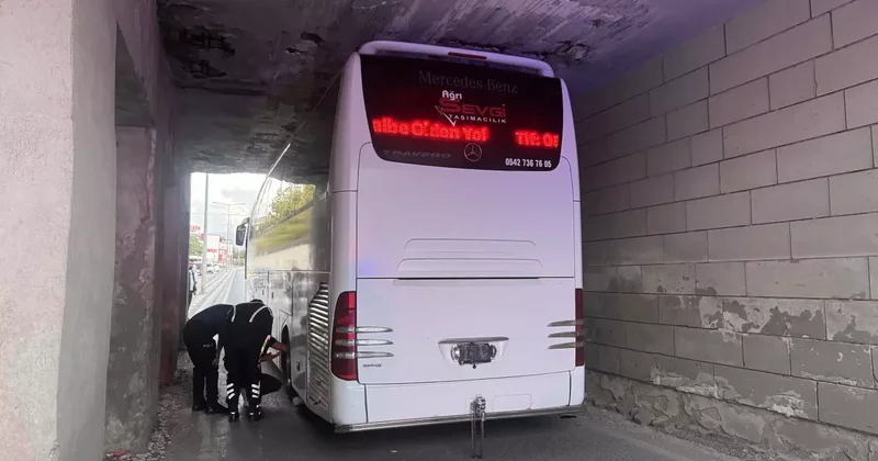 3. Lig ekibinin otobüsü deplasmanda alt geçide sıkıştı