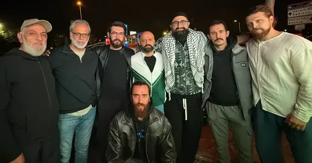 Vicdanlı sanatçılar Gazze için meydanda VİDEO İZLE