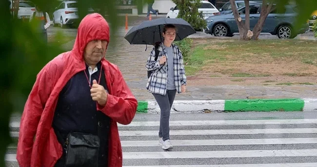 Gök gürültülü sağanak geliyor! Meteoroloji den kuvvetli fırtına ve yağış uyarısı Tarih verildi: Etkisini artıracak