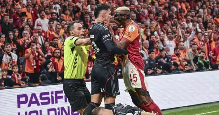 Galatasaray Beşiktaş derbisinde ortalık fena karıştı! İşte ekrana yansımayanlar