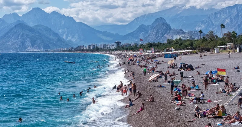 Konyaaltı Sahili yazı aratmadı