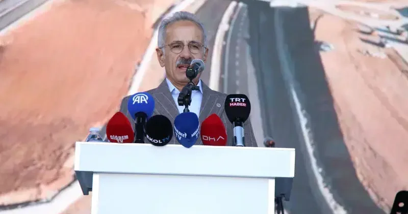 Bakan Uraloğlu: Yaptığımız her yol, Kaman’ın cevizini dünyaya taşıyan bir bağdır