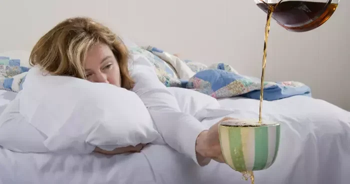 Kahvesiz uyanamam diyenler dikkat! Aşırı kahve tüketmenin zararları: Bu uyarılar tehlikeyi işaret ediyor olabilir...