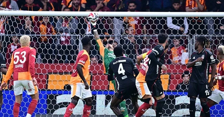 Galatasaray ın yıldızlarından derbi yorumu: Buruk bir sevinç...