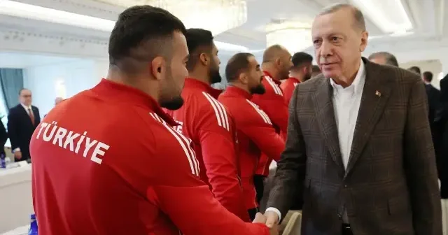 Cumhurbaşkanı Erdoğan Tarihi Kırkpınar Yağlı Güreşleri ve Türkiye Yağlı Güreş Ligi Boy birincilerini kabul etti Gündem Haberleri