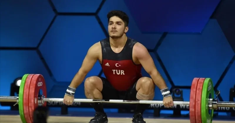 Muhammed Furkan Özbek, dünya şampiyonu oldu