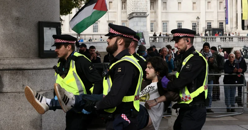 Londra daki Filistin Hareketi protestosuna polis müdahale etti Sözcü Gazetesi