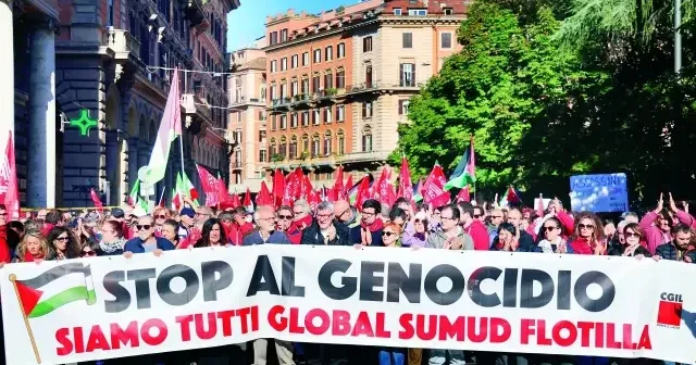 İtalya da tarihi grev: Hayatı Sumud için durdurdular Dünya Haberleri
