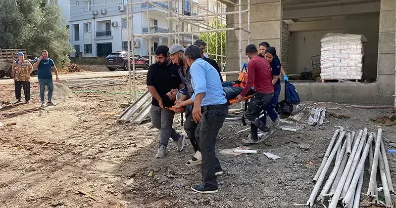 Asansör boşluğuna düşüp yaralandı