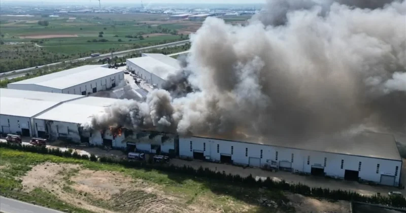 Kilis te kauçuk üretim fabrikasında çıkan yangın söndürüldü Sözcü Gazetesi