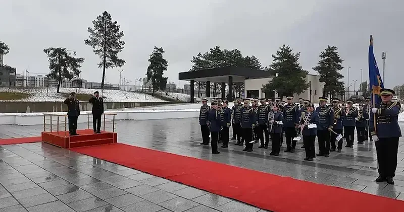 Genelkurmay Başkanı Bayraktaroğlu, NATO nun Barış Gücü komutasını devralma töreni için Kosova ya gitti
