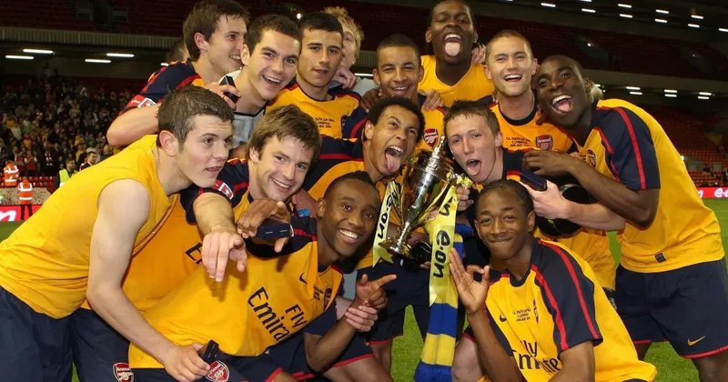Arsenal ın eski futbolcusuna 4 yıl hapis cezası! Kulübünden kovuldu