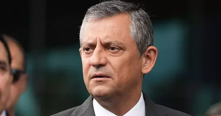 Son dakika... CHP lideri Özgür Özel e suç işlemeye tahrik ve kamu görevlisine hakaret suçlarından yeni soruşturma