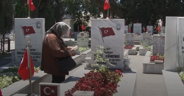 Kurban Bayramı öncesi Edirnekapı Şehitliği nde hüzünlü ziyaret VİDEO İZLE
