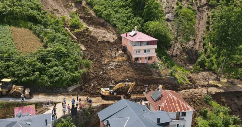 Trabzon’da heyelan: 5 ev tehlike altında