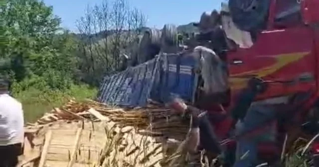 Freni boşalan kamyon devrildi; 1 yaralı Yalova Haberleri