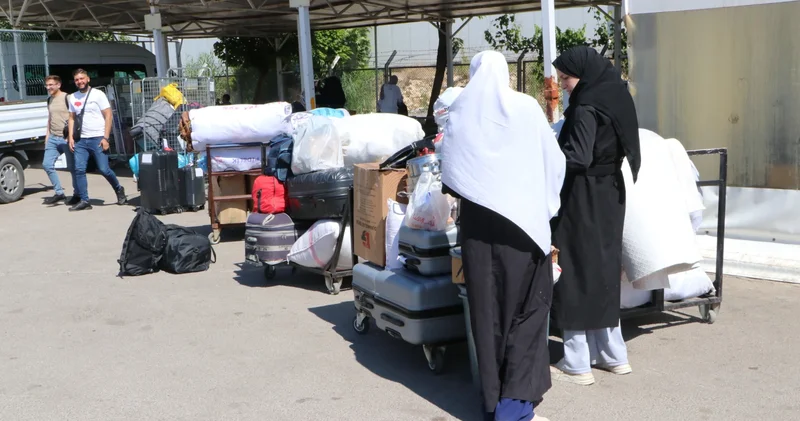 Suriyelilerin Kilis ten ülkelerine dönüşü arife gününde de sürüyor