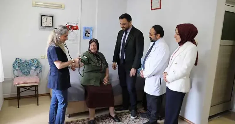 80 yaş üstü hastalara reçete ve rapor evden verilecek