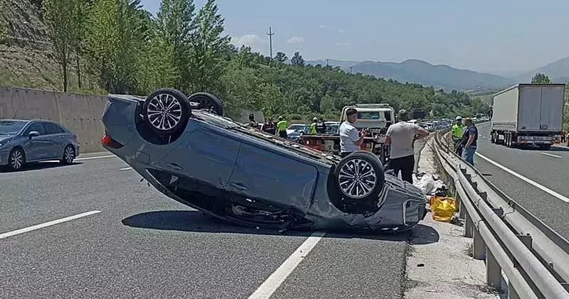 Kastamonu da TIR a çarpan otomobil takla attı: 5 yaralı