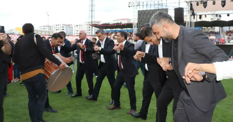 25 yıl sonra 1. Lig e yükseldiler! Halaylarla kutladılar