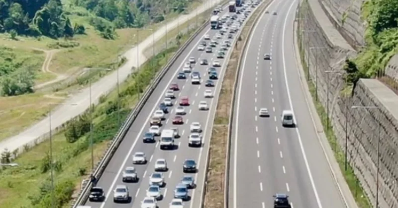 Tatilciler yola düştü! Yollarda arife günü yoğunluğu başladı Sözcü Gazetesi