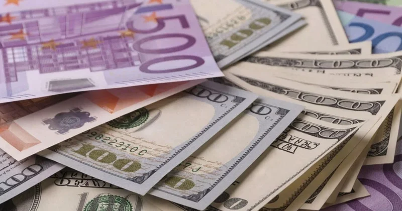 Dolar hız kesmiyor euro sessizliğe büründü