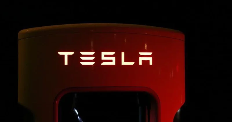 Trump ile Musk arasındaki gerilim tırmandı, Tesla hisseleri düştü