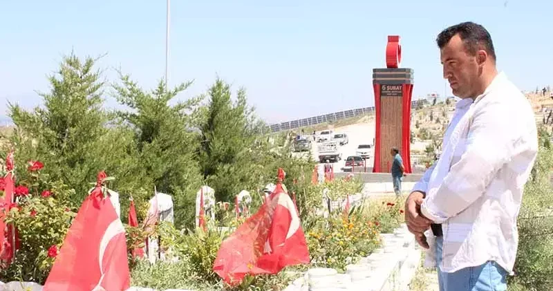 Malatya da şehitlik ve mezarlıklarda bayram yoğunluğu