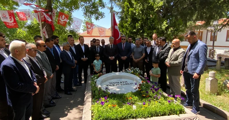 BBP heyeti, Muhsin Yazıcıoğlu nun mezarını ziyaret etti