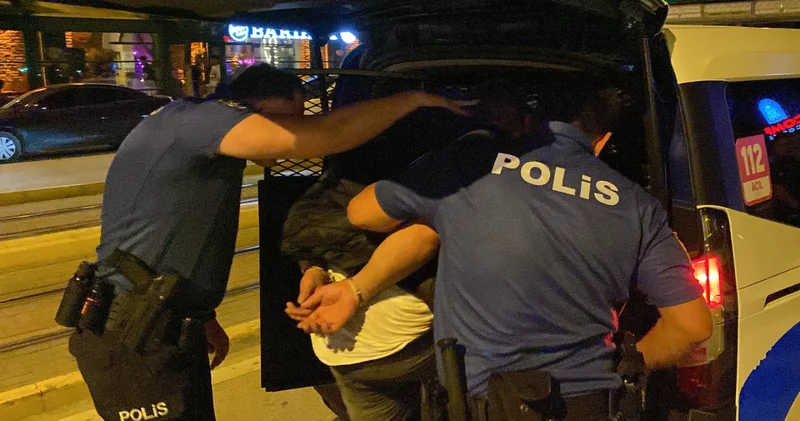 Eskişehir de satırla çevreye saldıran şahıs gözaltına alındı