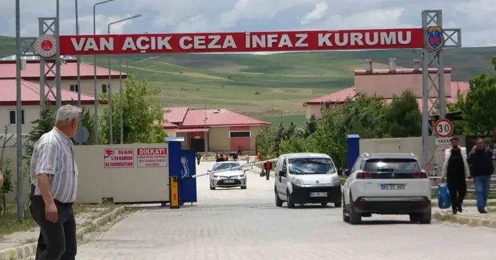 İnfaz yasası sonrası Van’daki cezaevlerinden tahliye oldular