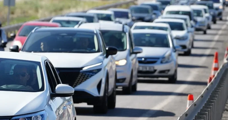 İstanbul dan bayram göçü! Trafik yoğunluğu oluştu