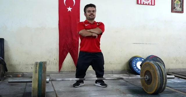 Halterle hayatı değişti, şimdi gözü dünya şampiyonluğunda Antalya Haberleri