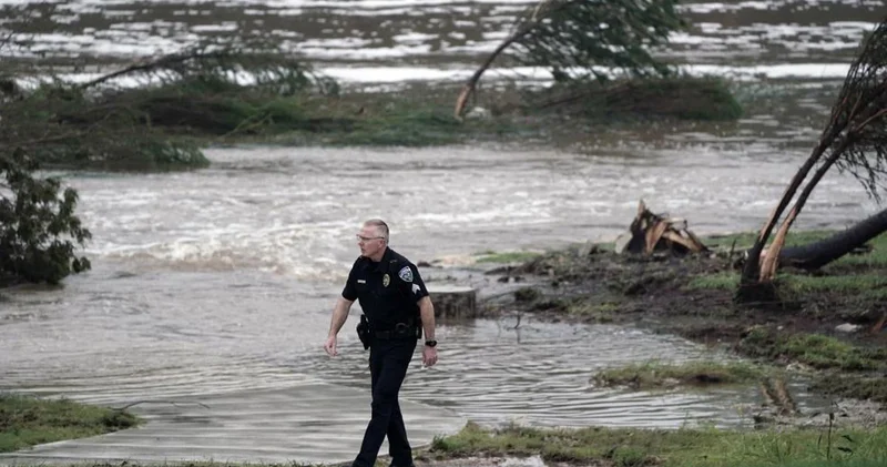 Texas ta sel felaketi 27 can aldı