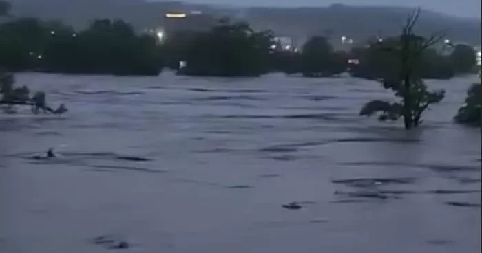 Texas’ta meydana gelen sellerde 24 kişi hayatını kaybetti