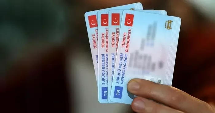 Gaziantep te ehliyet sınavında usulsüzlük yapan 2 şüpheli yakalandı