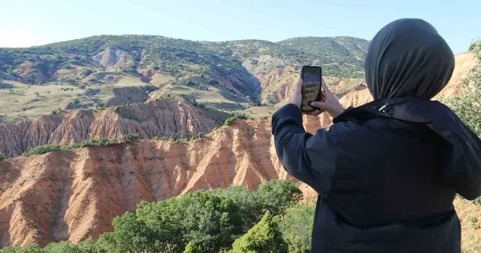 Hem ismi hem de görüntüsüyle dikkat çekiyor, ziyaretçilerine eşsiz manzara sunuyor