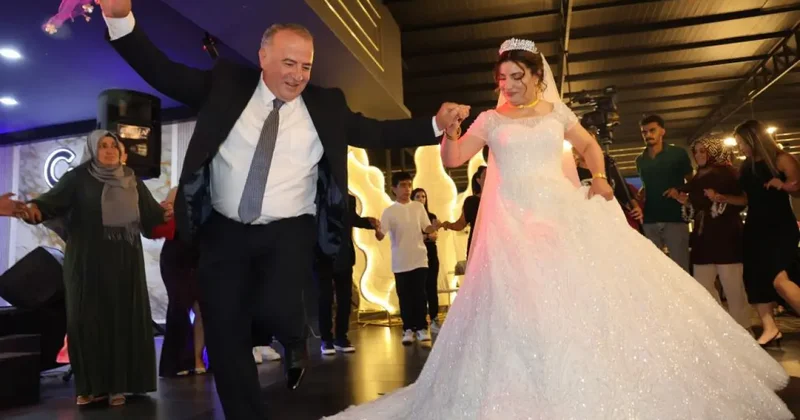 34 yıl sonra karşılaştılar, görüşme düğünle sonuçlandı