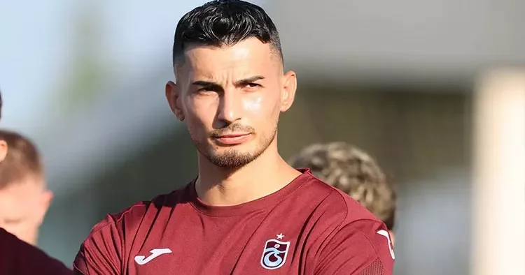 Fenerbahçe ye transferi iptal olan Uğurcan Çakır a Trabzonspor dan ödül gibi maaş! Dev rakam belli oldu
