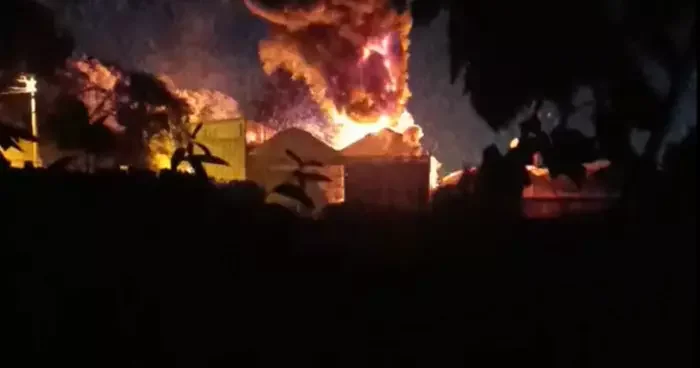 Yalova’da tarım işletmesinde yangın: 1 itfaiyeci yaralandı, 1’i de dumandan etkilendi