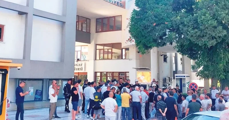 Baklava kutusundan rüşvet çıktı