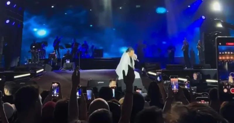 Ünlü şarkıcı Bayhan konser sırasında yere düştü