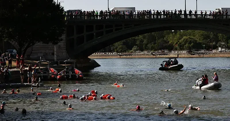 Paris’te Seine Nehri halkın kullanımına açıldı