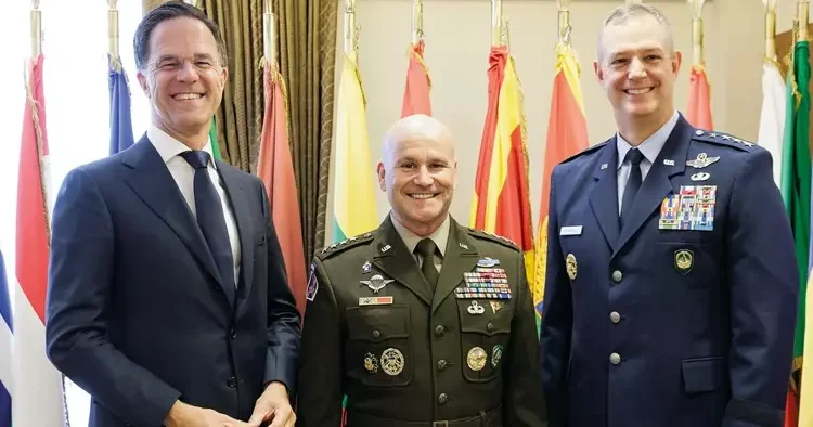 NATO’nun zirvesinde devir teslim
