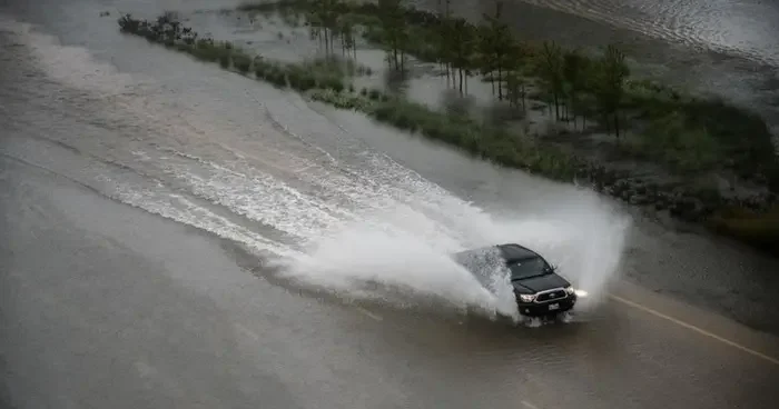 ABD de sel felaketi! 24 kişi hayatını kaybetti