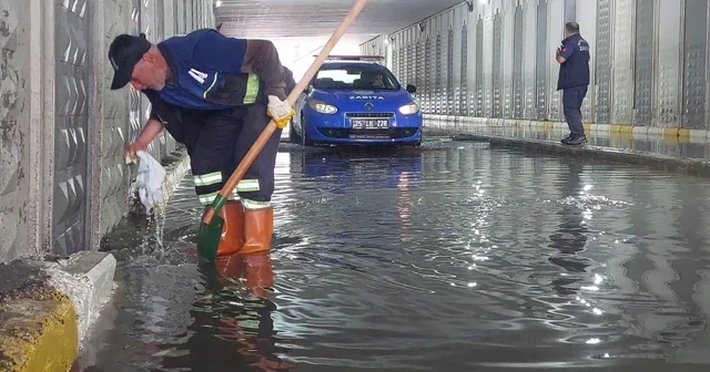 Erzurum da sağanak etkili oldu, alt geçitler suyla doldu Erzurum Haberleri