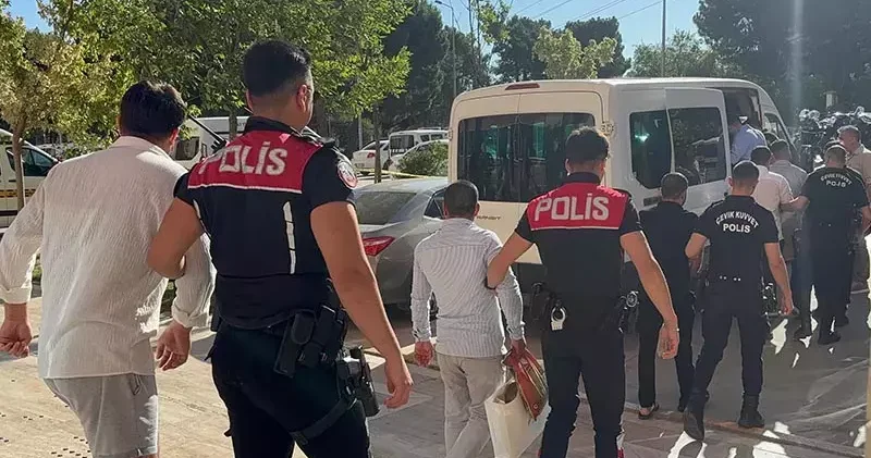 Manisa da 1 kişinin öldüğü emlak ofisindeki silahlı kavgaya ilişkin 4 tutuklama