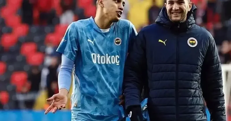 Fenerbahçe den ayrıldığını yeni takımıyla paylaştığı fotoğrafla duyurdu